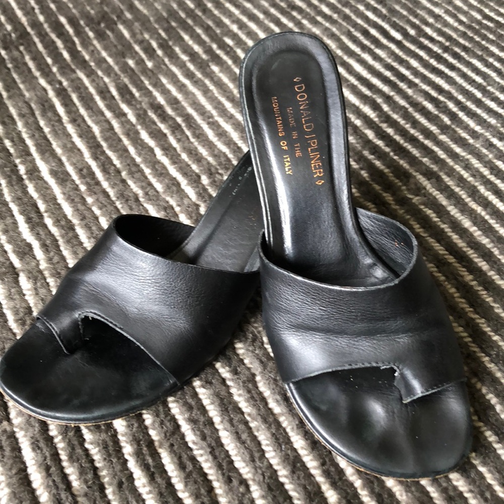 Donald J Pliner black kitten heel sandals